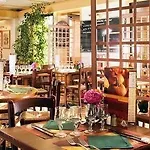Kyriad Bordeaux - Aeroport فندق 3*