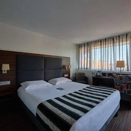 Kyriad Bordeaux - Aeroport 3*
