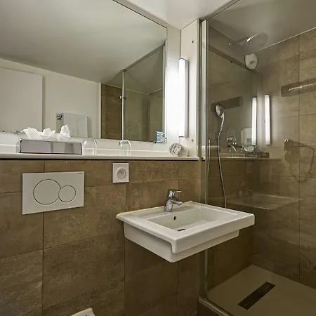 Hotell Kyriad Bordeaux - Aeroport 3*