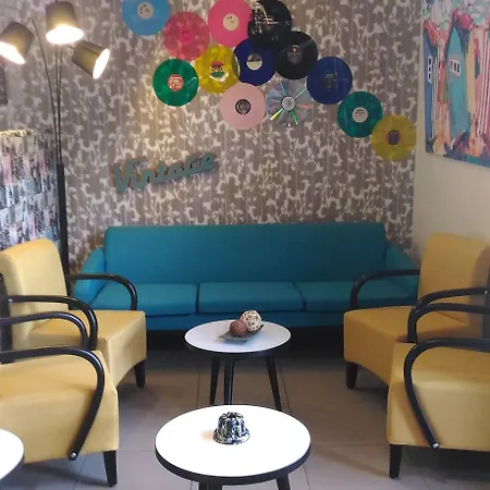 Kyriad Bordeaux - Aeroport Hotell