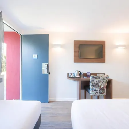 Kyriad Bordeaux - Aeroport מלון 3*