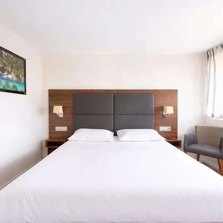 Kyriad Bordeaux - Aeroport Otel Mérignac