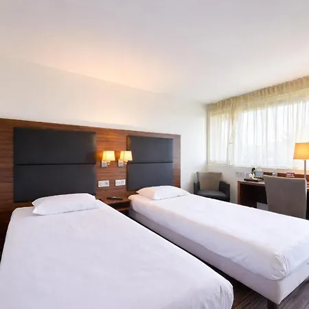 Hotell Kyriad Bordeaux - Aeroport Mérignac
