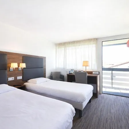 Kyriad Bordeaux - Aeroport 호텔 3*