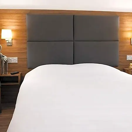 Otel Kyriad Bordeaux - Aeroport 3*