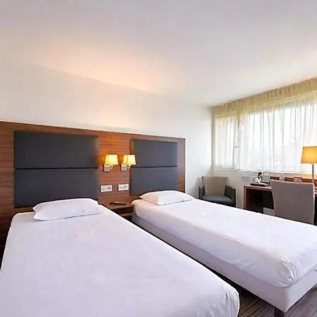 Kyriad Bordeaux - Aeroport Otel Mérignac