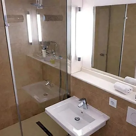 Otel Kyriad Bordeaux - Aeroport Mérignac