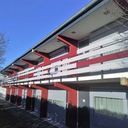 Kyriad Bordeaux - Aeroport Hotell Mérignac