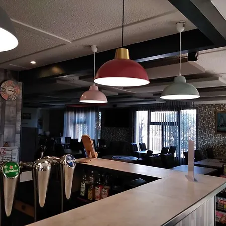 Hotell Kyriad Bordeaux - Aeroport