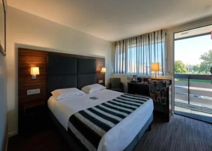 Kyriad Bordeaux - Aeroport מלון