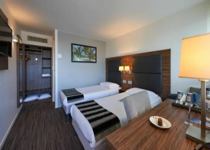 מלון Kyriad Bordeaux - Aeroport Mérignac