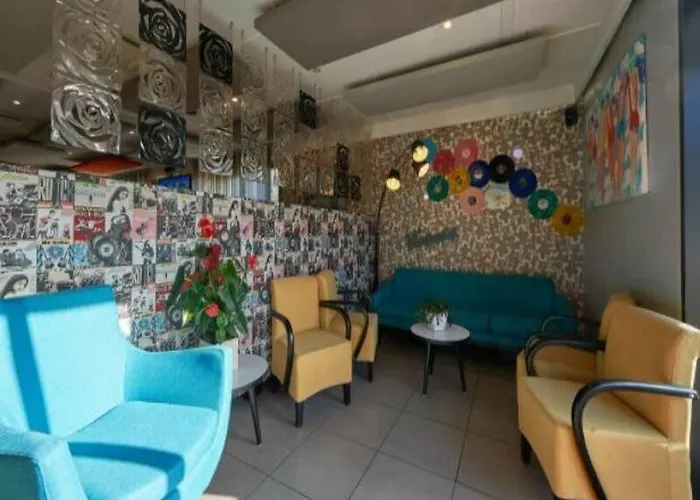 Kyriad Bordeaux - Aeroport מלון