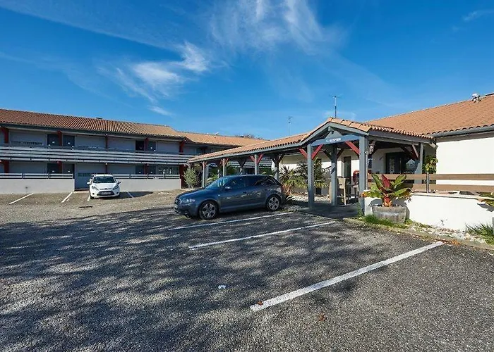 מלון Kyriad Bordeaux - Aeroport 3*