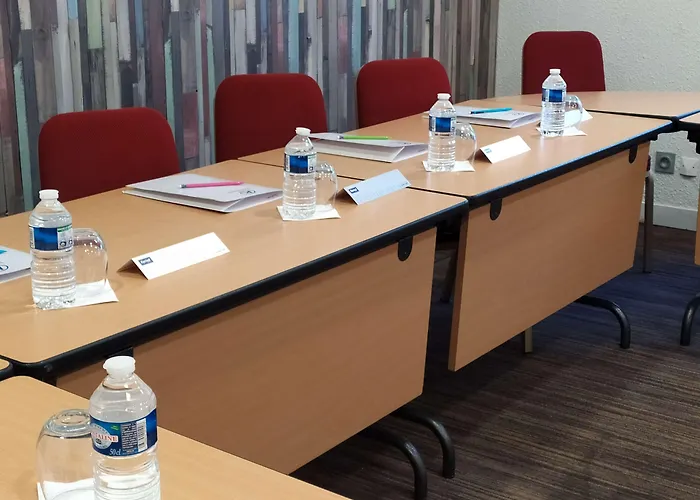 Kyriad Bordeaux - Aeroport מלון 3*