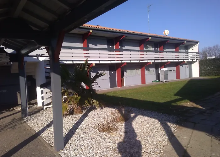 מלון Kyriad Bordeaux - Aeroport 3*