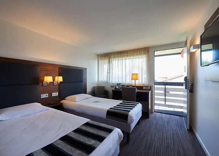 מלון Kyriad Bordeaux - Aeroport