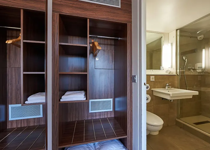 Kyriad Bordeaux - Aeroport מלון Mérignac