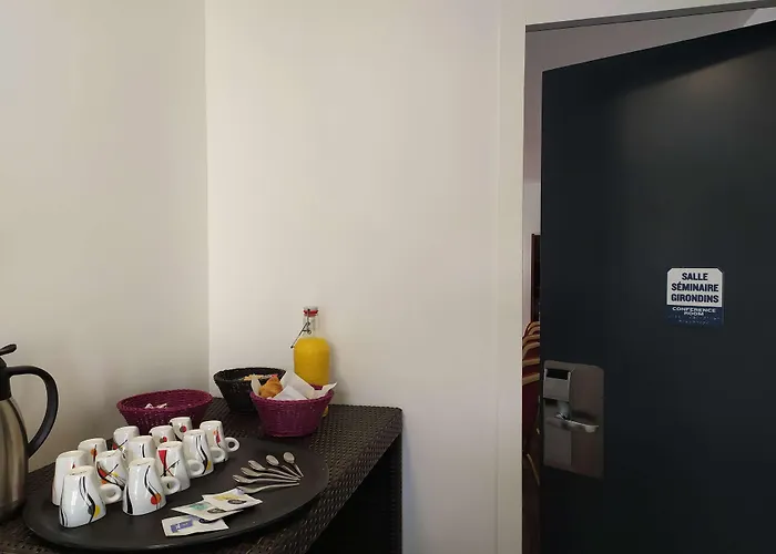 Kyriad Bordeaux - Aeroport Mérignac