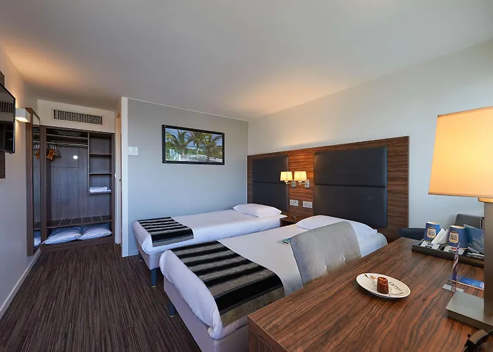 Kyriad Bordeaux - Aeroport מלון 3*