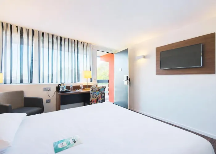 Kyriad Bordeaux - Aeroport מלון