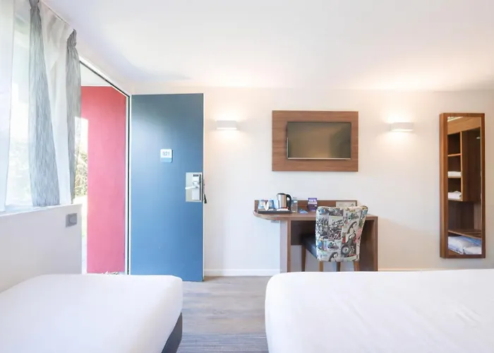 Kyriad Bordeaux - Aeroport מלון 3*