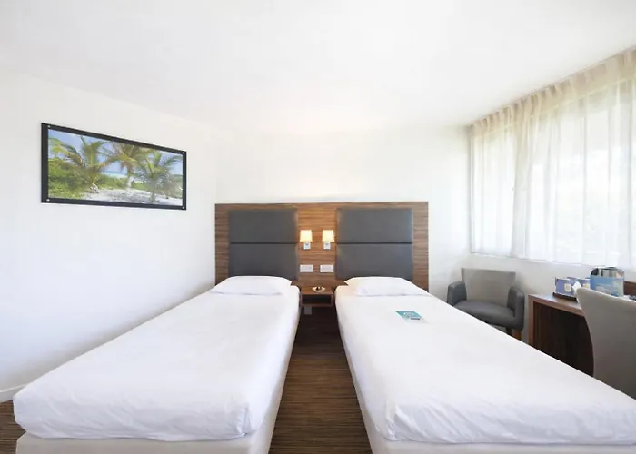 מלון Kyriad Bordeaux - Aeroport