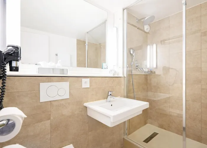 Kyriad Bordeaux - Aeroport מלון 3*