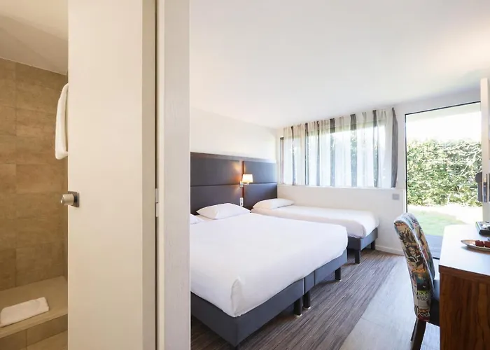 מלון Kyriad Bordeaux - Aeroport 3*