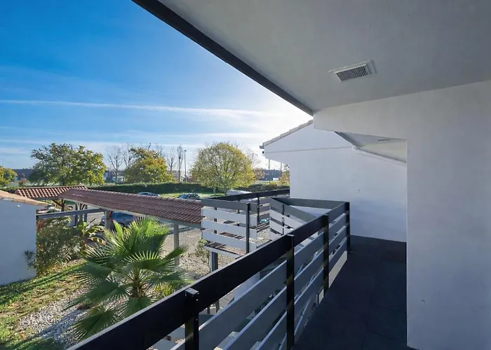 Kyriad Bordeaux - Aeroport מלון