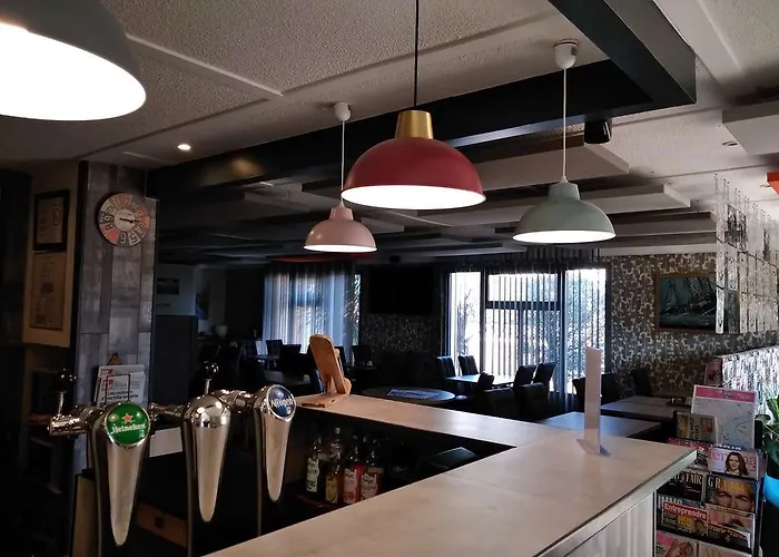 מלון Kyriad Bordeaux - Aeroport