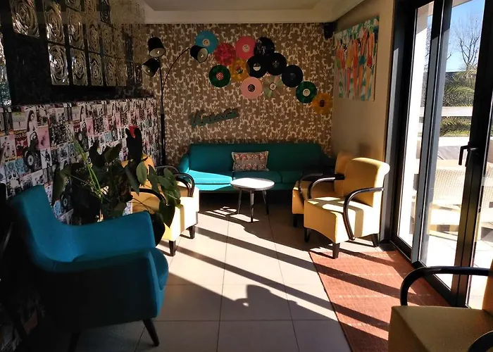 Kyriad Bordeaux - Aeroport מלון Mérignac